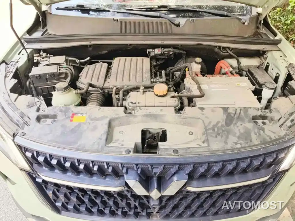 Wuling Xingchen 2022 2.0L DHT Electric Power Edition — фото 3