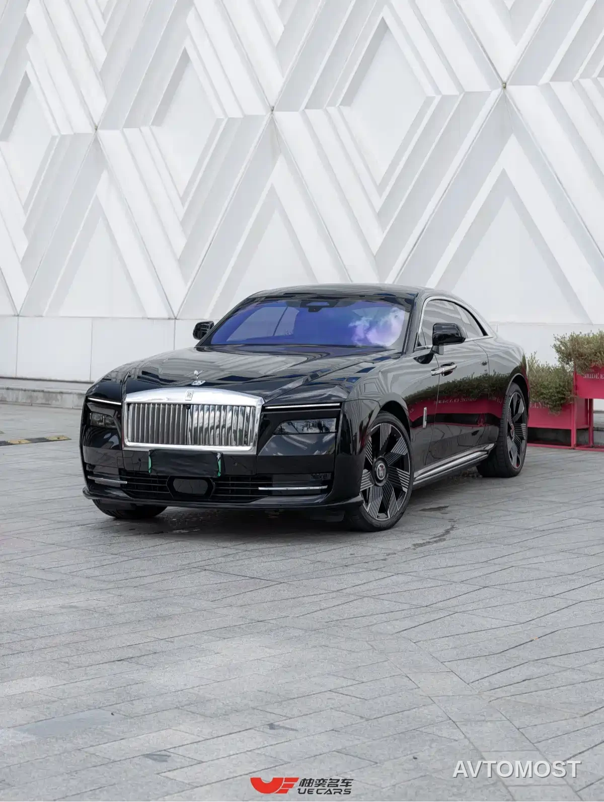 Rolls-Royce Spectre 2024 Standard Model — фото 1