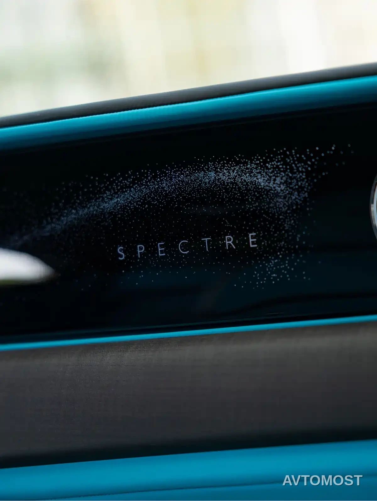 Rolls-Royce Spectre 2024 Standard Model — фото 17