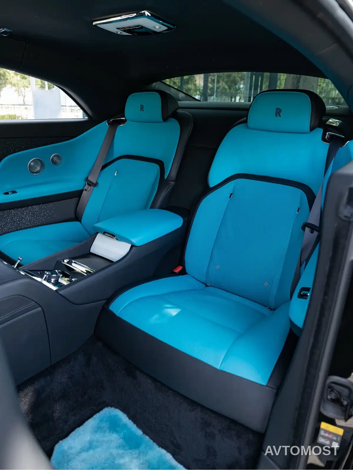 Rolls-Royce Spectre 2024 Standard Model — фото 23