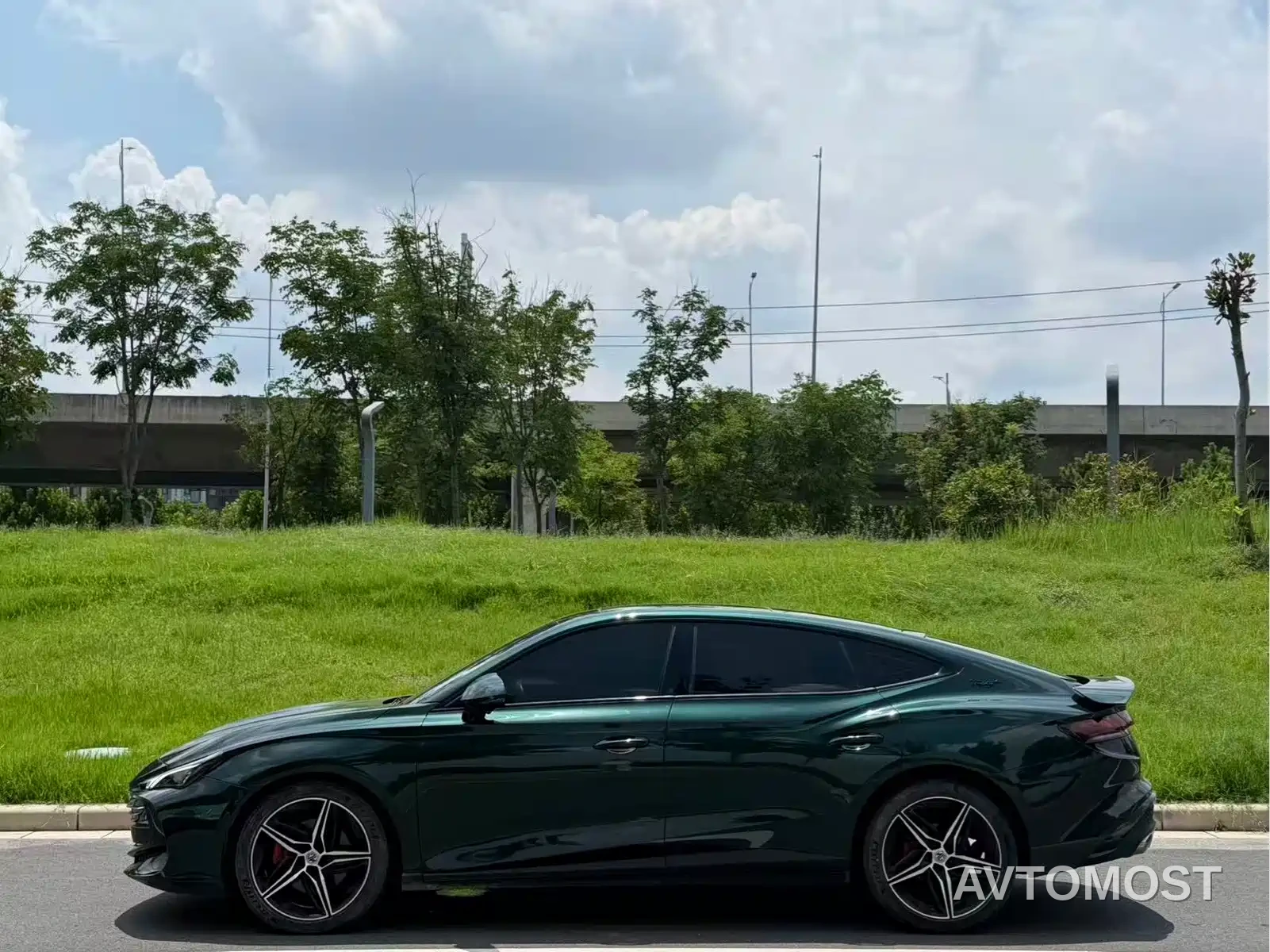 MG7 2023 2.0T Automatic Trophy+ Exciting World Edition — фото 2