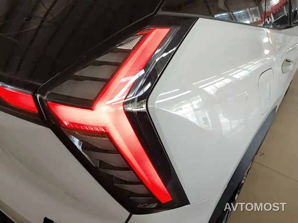 Geely Boyue L 2023 1.5TD DCT Premium — фото 4