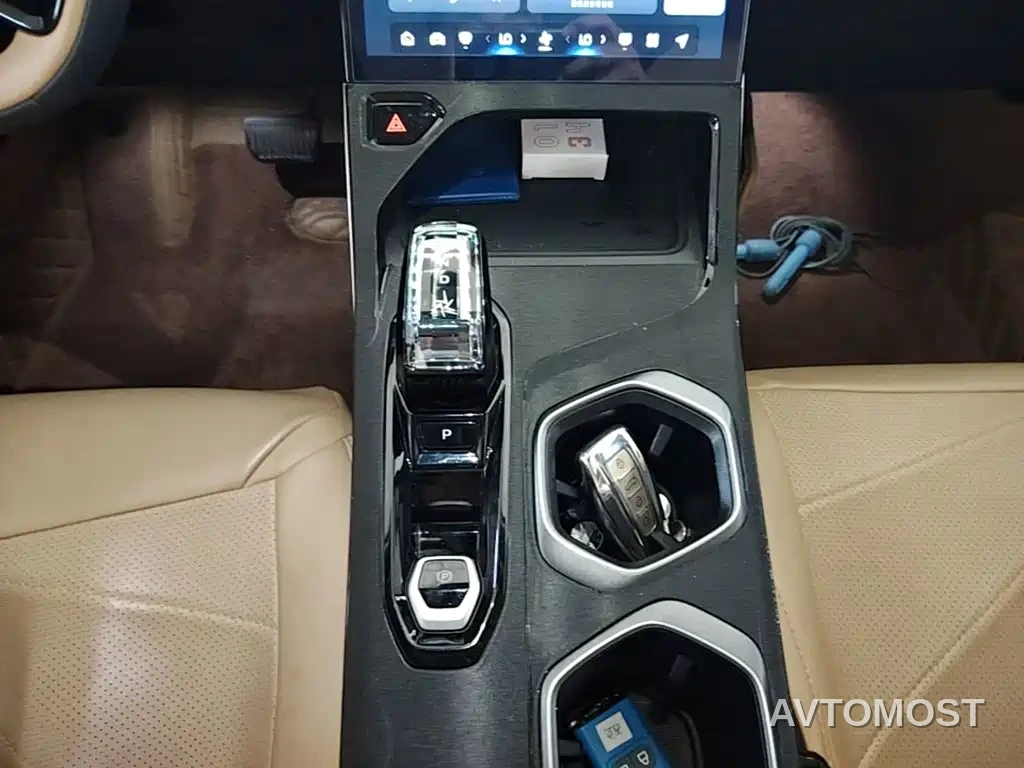 Geely Boyue L 2023 1.5TD DCT Premium — фото 9