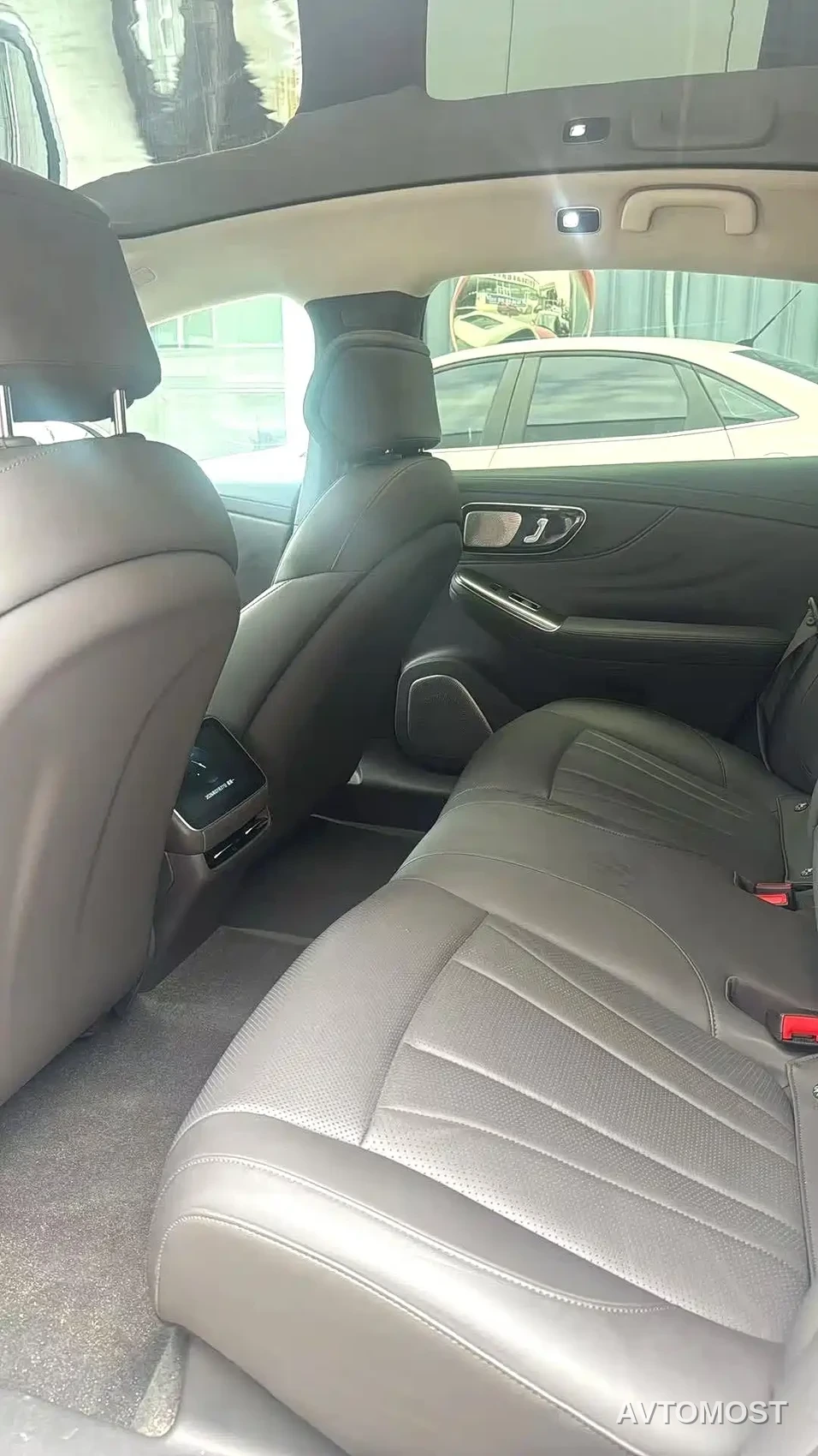 Roewe Rising Auto F7 2023 Long Range Pro — фото 6