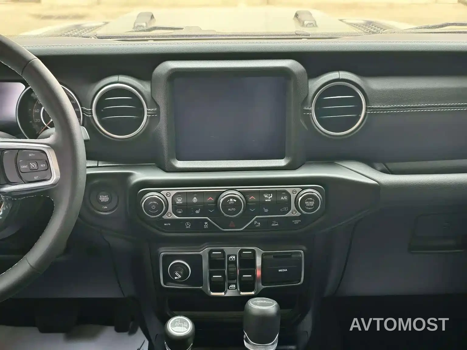Jeep Gladiator 2022 3.6L Pioneer Edition — фото 7