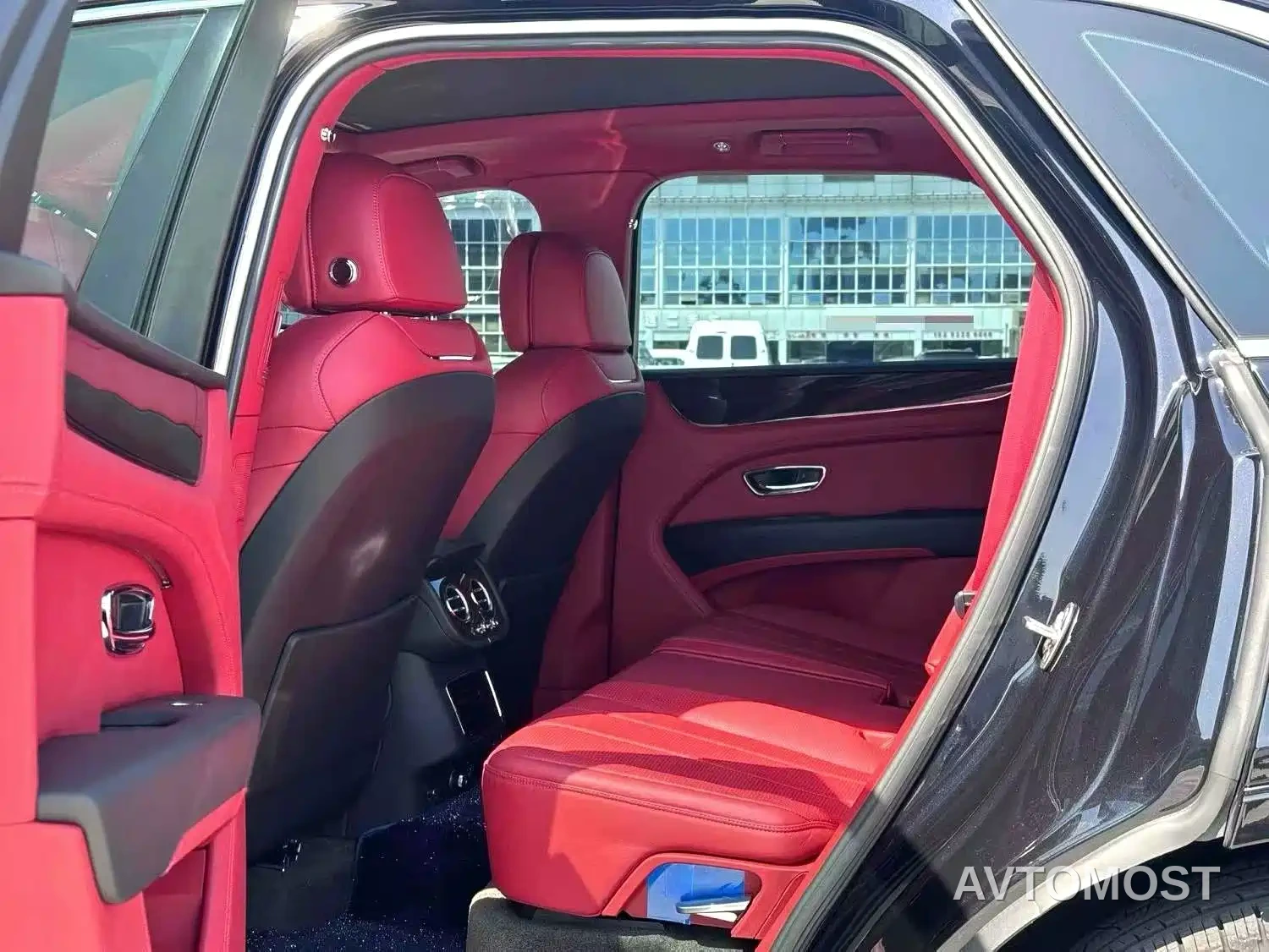 Bentley Bentayga Hybrid 2021 3.0T PHEV — фото 4