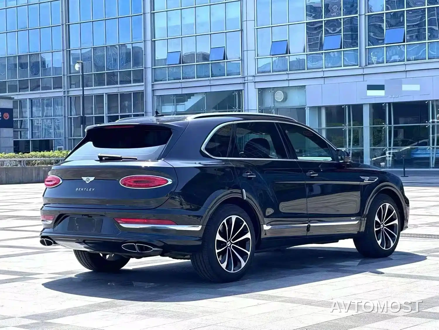 Bentley Bentayga Hybrid 2021 3.0T PHEV — фото 9