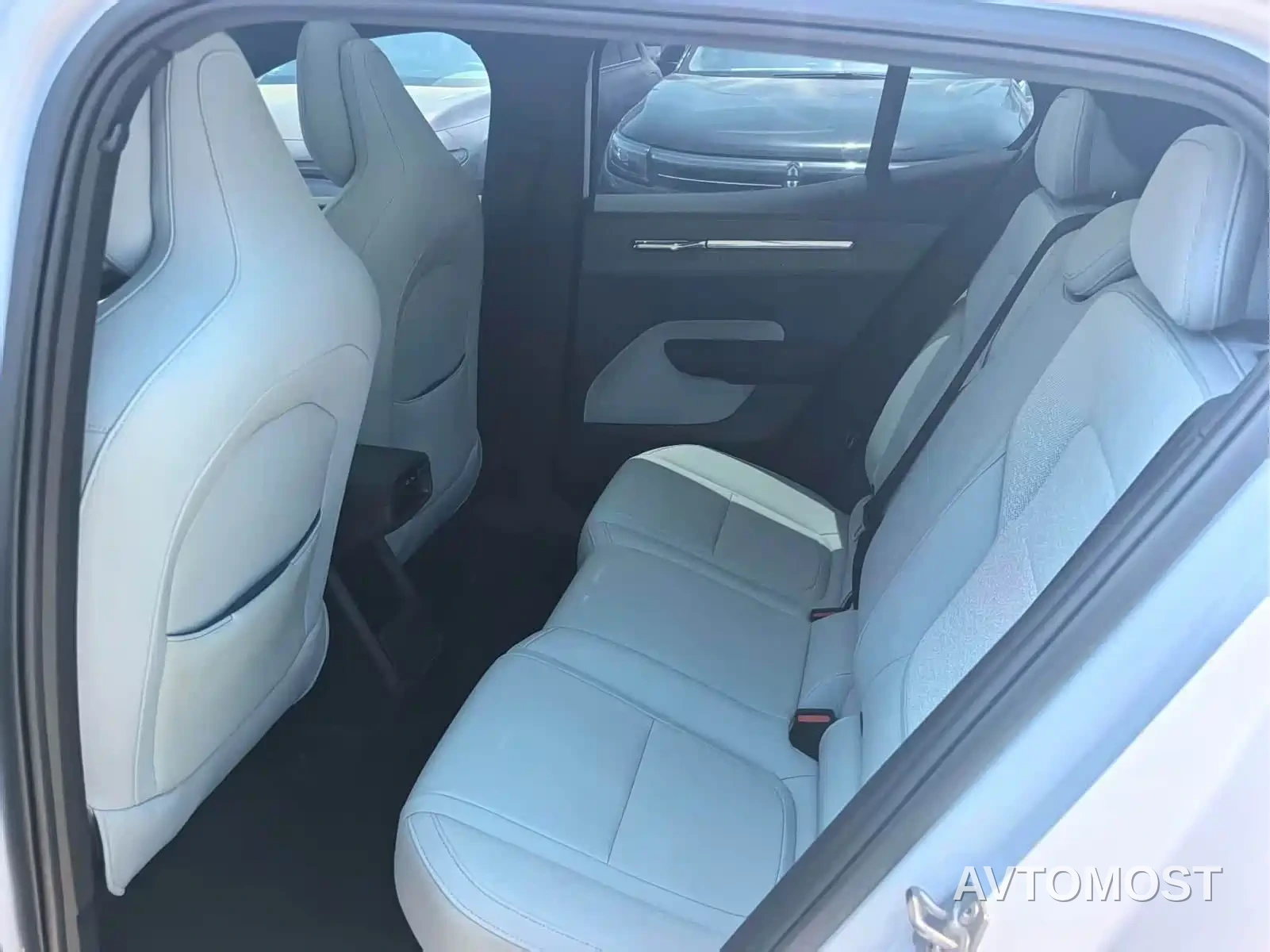 Volvo EX30 2025 Dual Motor AWD High Performance Ultra — фото 5