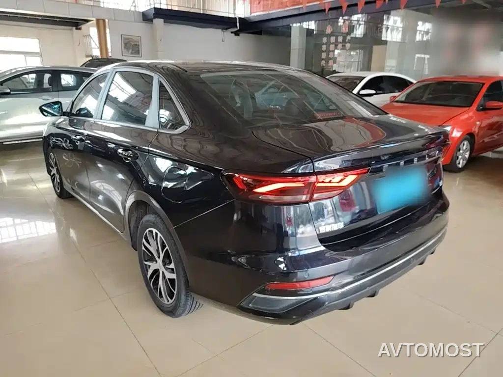 Geely Emgrand 2022 4th Generation 1.5L Manual Luxury — фото 2