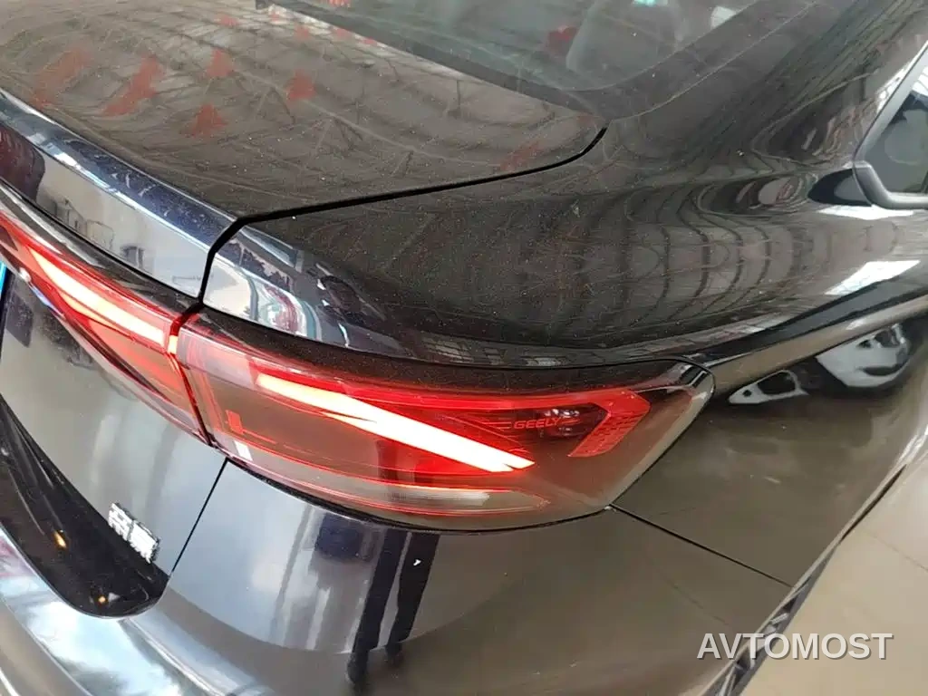 Geely Emgrand 2022 4th Generation 1.5L Manual Luxury — фото 3