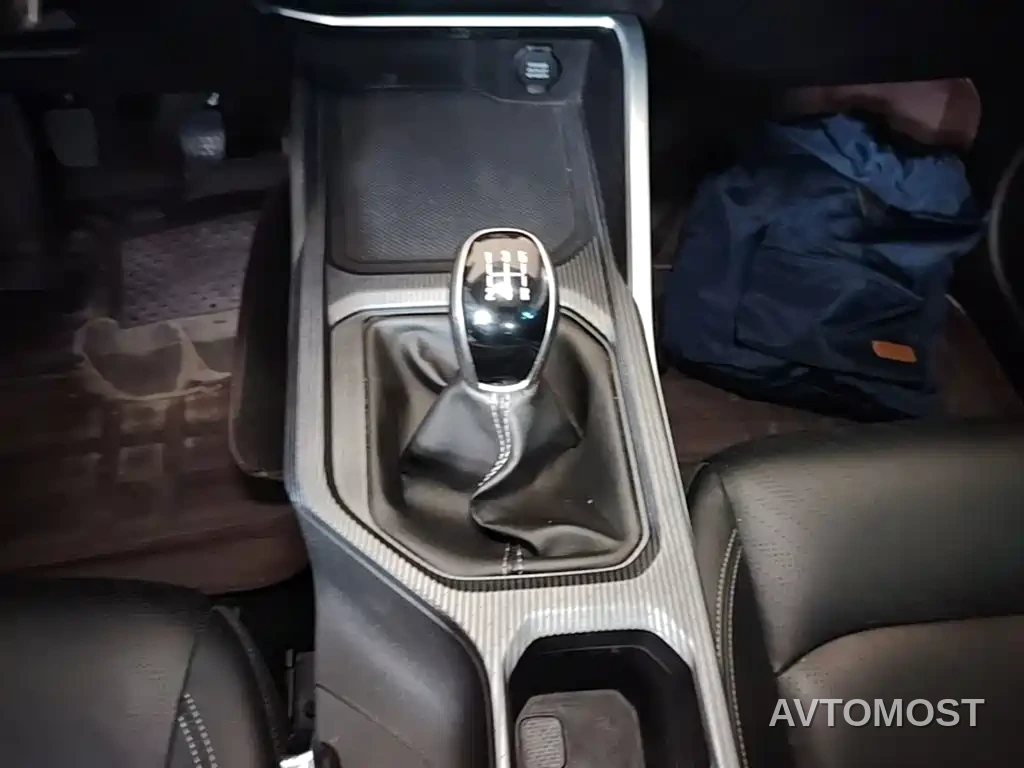 Geely Emgrand 2022 4th Generation 1.5L Manual Luxury — фото 9