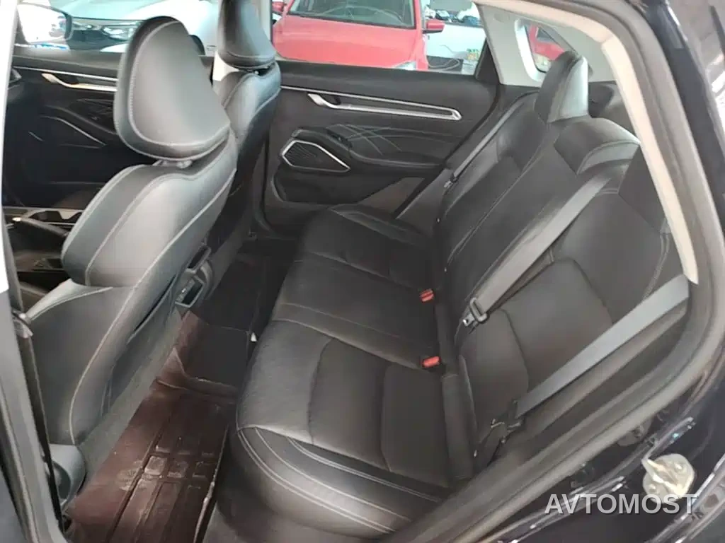 Geely Emgrand 2022 4th Generation 1.5L Manual Luxury — фото 12