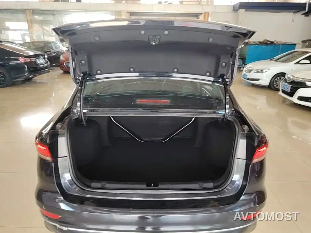 Geely Emgrand 2022 4th Generation 1.5L Manual Luxury — фото 14