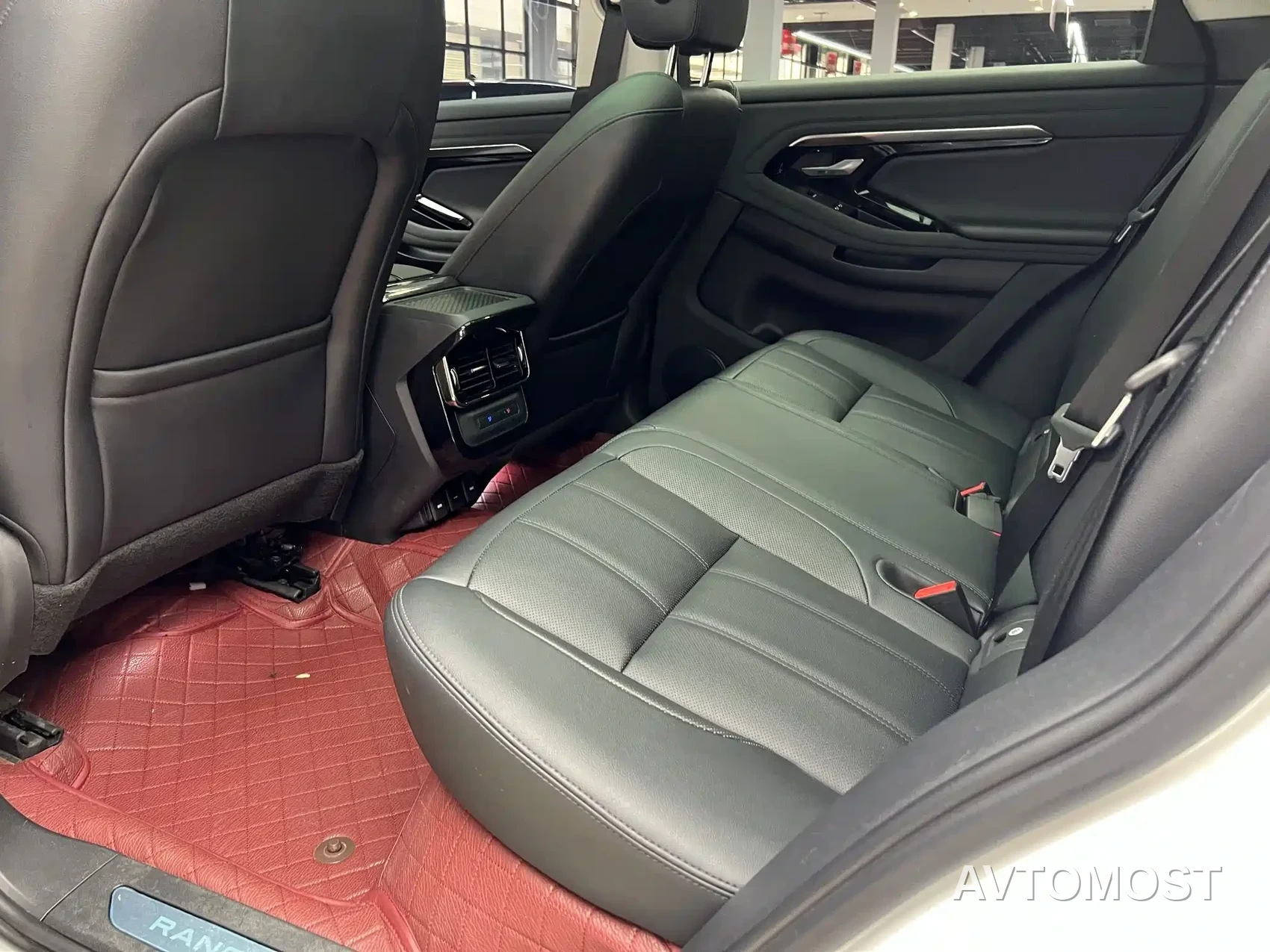 Land Rover Range Rover Evoque New Energy 2021 Range Rover Evoque L P300e Luxury — фото 14