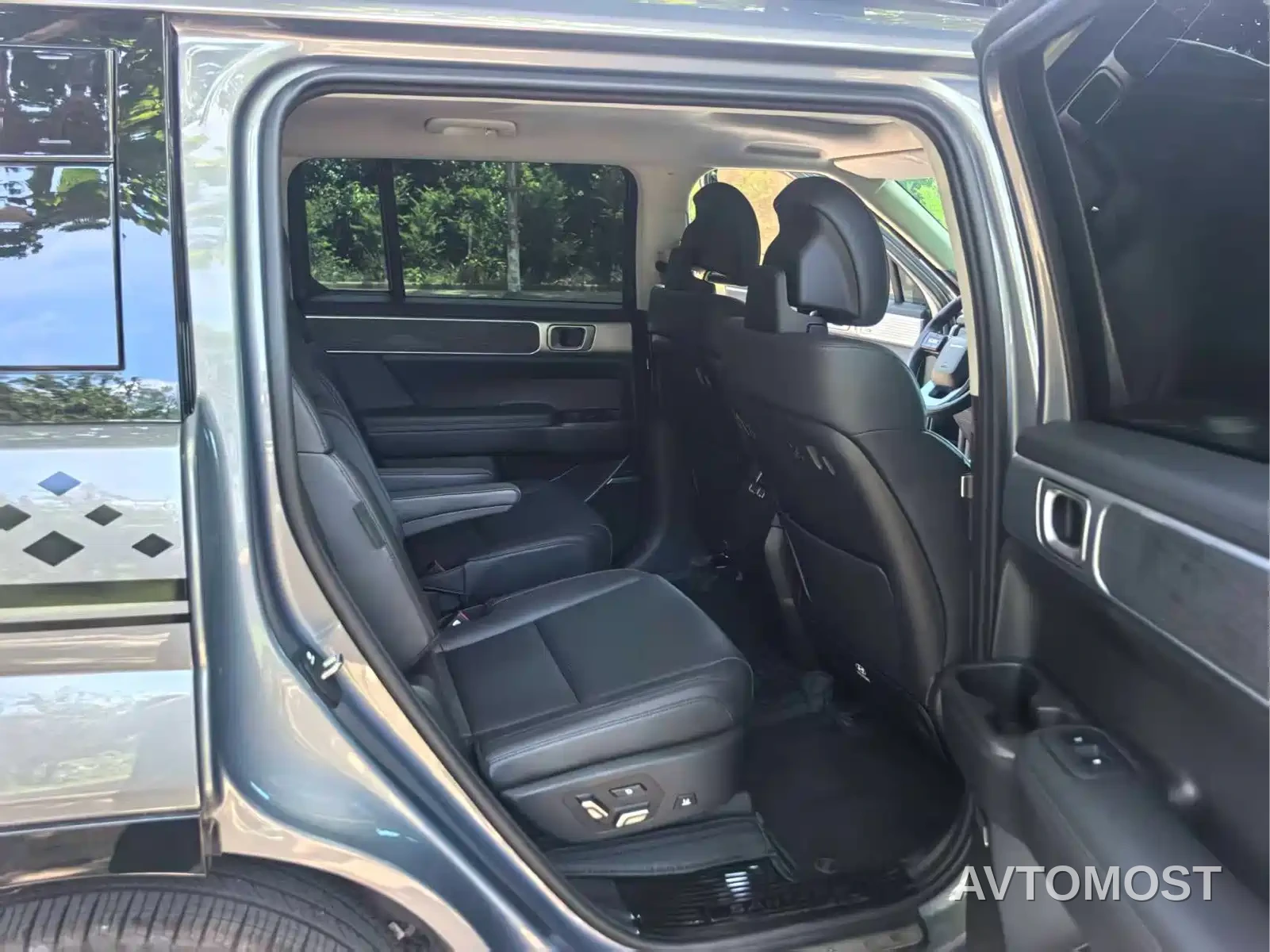 Hyundai Santa Fe 2024 2.0T Connoisseur Pro Max — фото 10