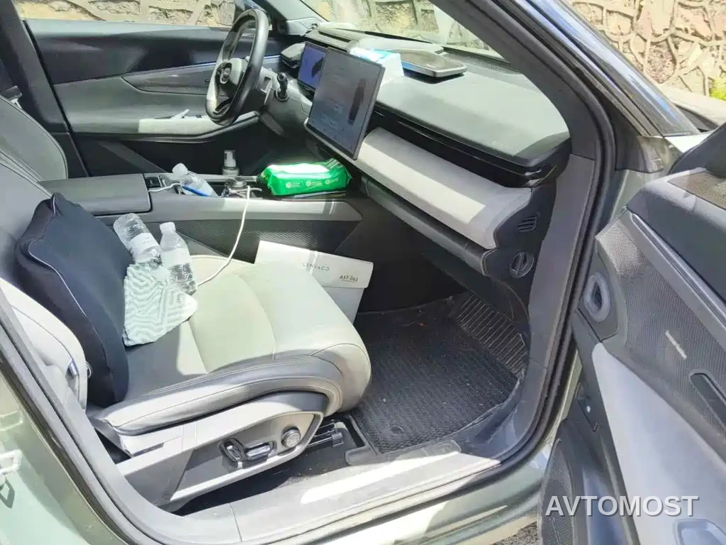 Lynk & Co 08 EM-P 2023 220km 4WD Performance Halo — фото 12