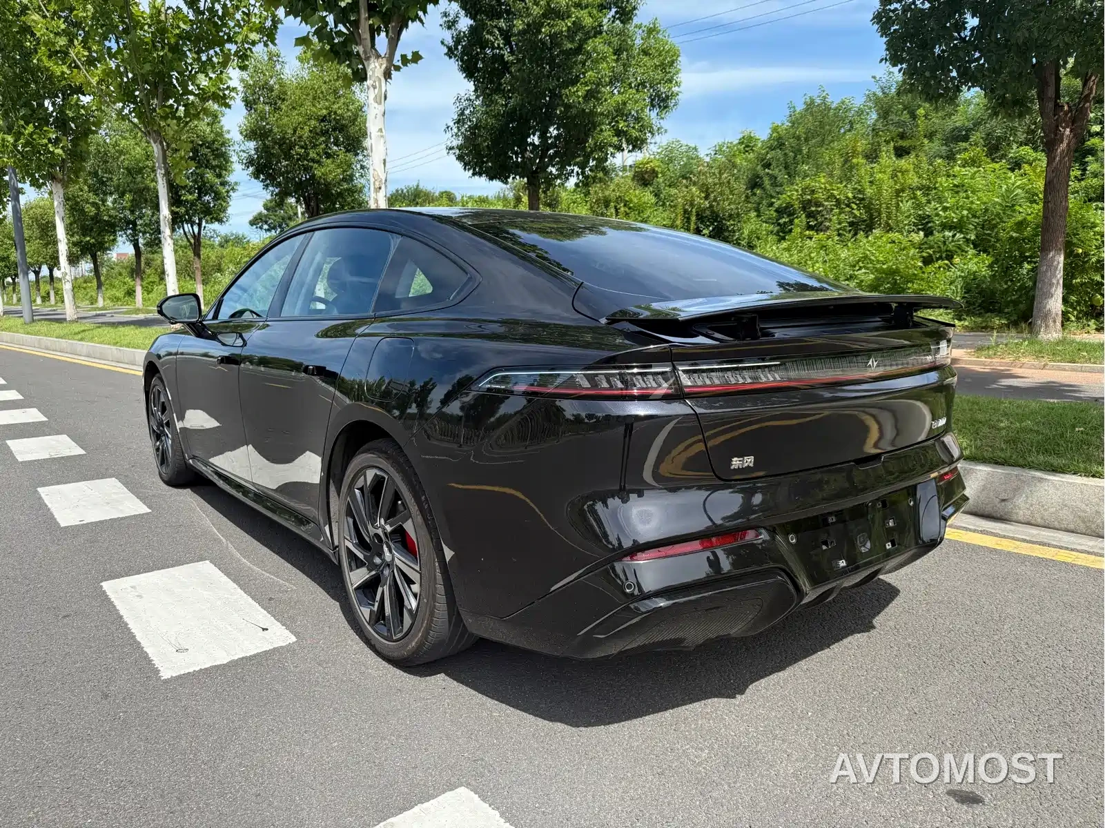 Dongfeng Yipai eπ007 2024 Model 200Pro Range Extender Version — фото 9