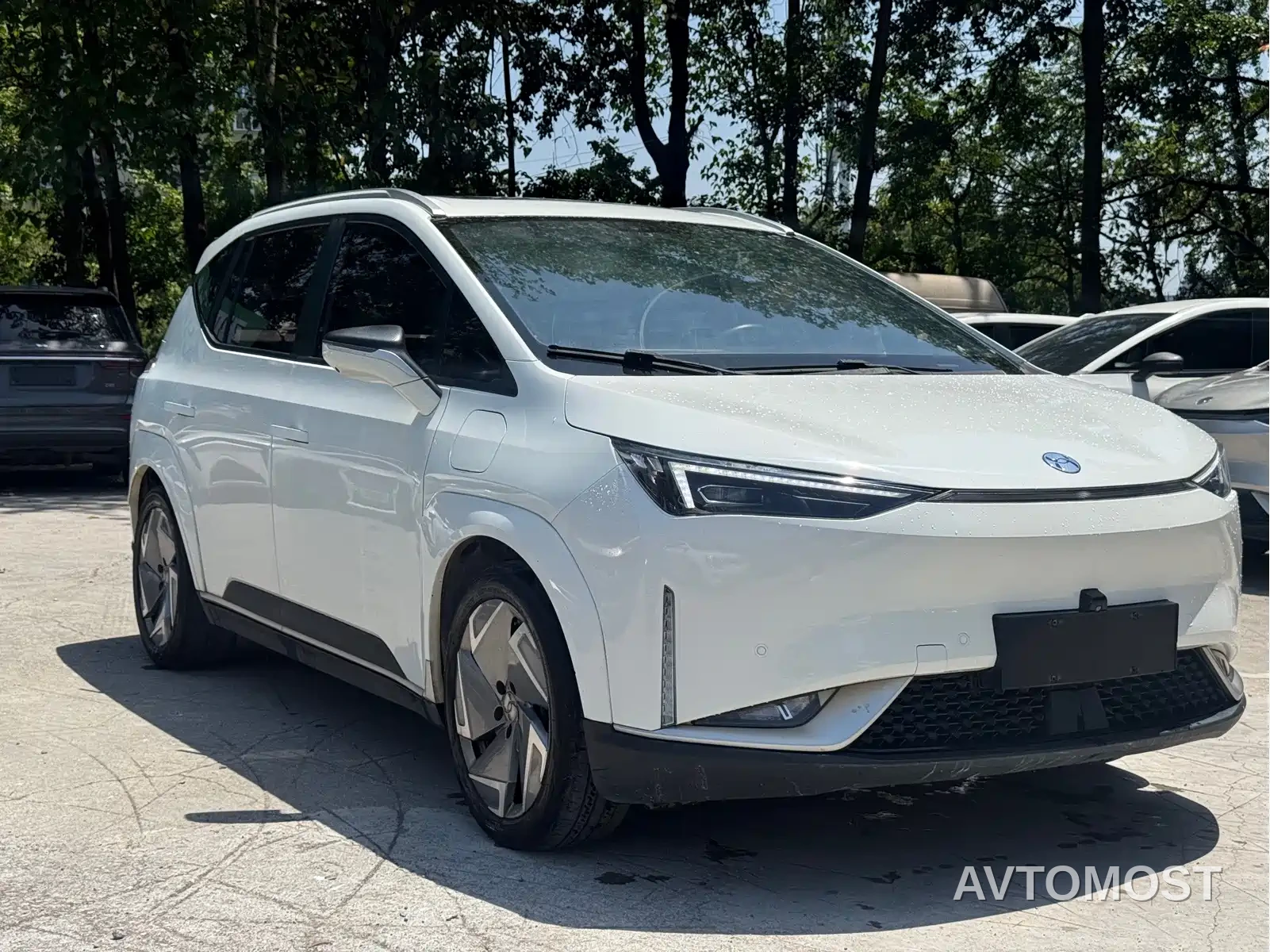 Hycan Z03 2022 510km Trendy Cool Edition 160kW 61.13kWh — фото 3