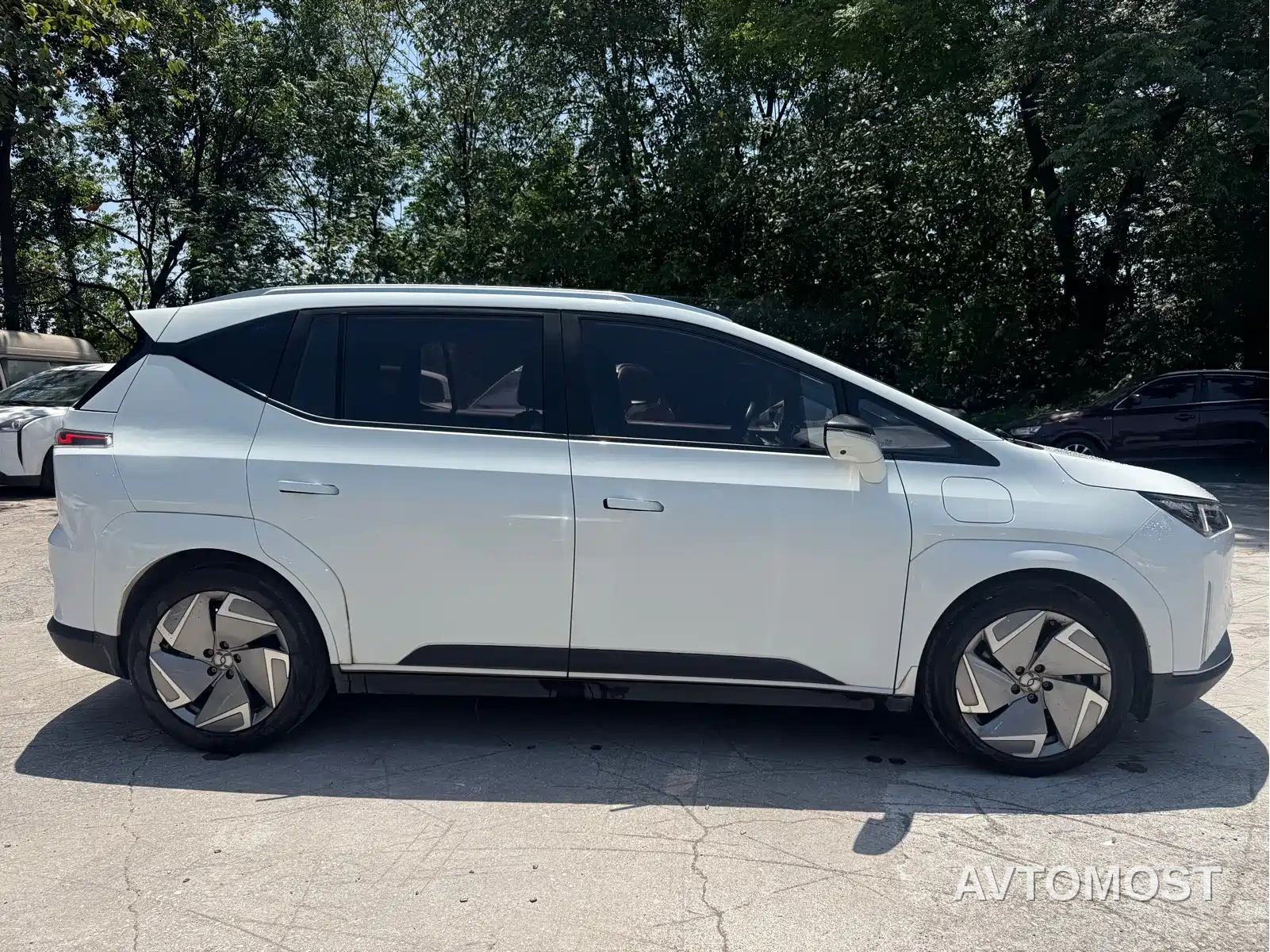 Hycan Z03 2022 510km Trendy Cool Edition 160kW 61.13kWh — фото 11