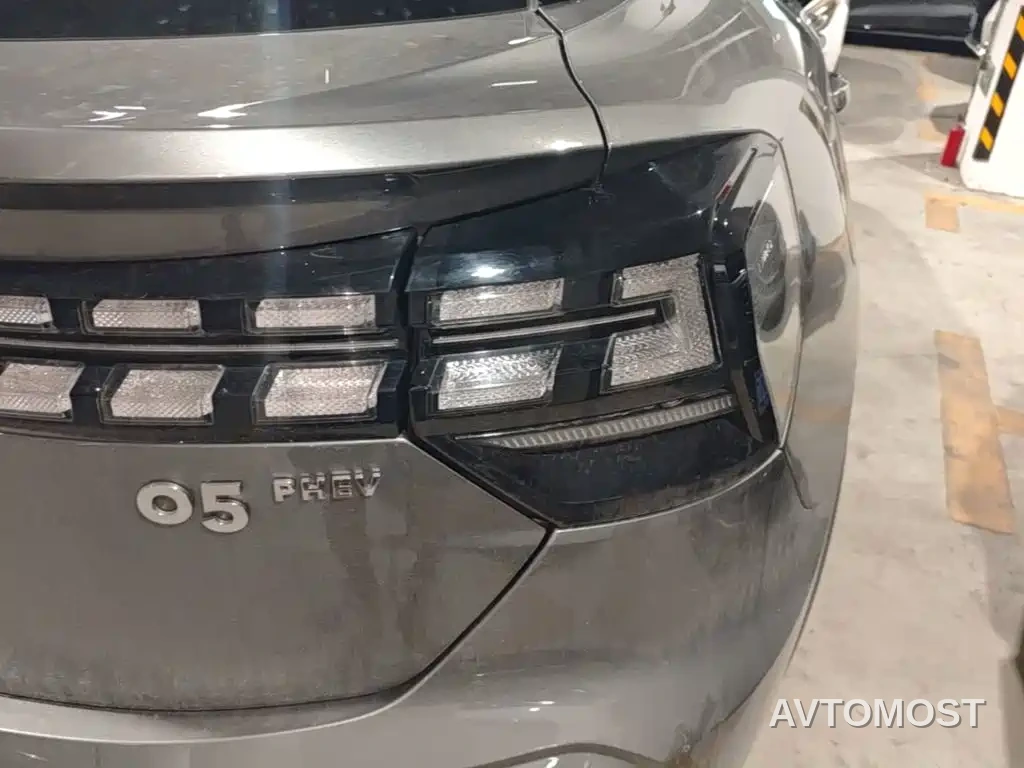 Lynk & Co 05 EM-P 2021 1.5TD PHEV HALO — фото 7