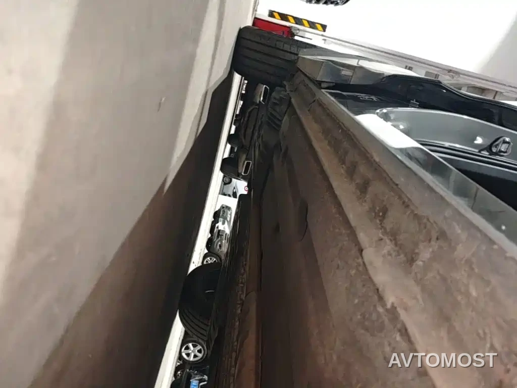 Lynk & Co 05 EM-P 2021 1.5TD PHEV HALO — фото 20