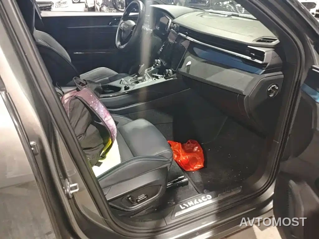 Lynk & Co 05 EM-P 2021 1.5TD PHEV HALO — фото 24