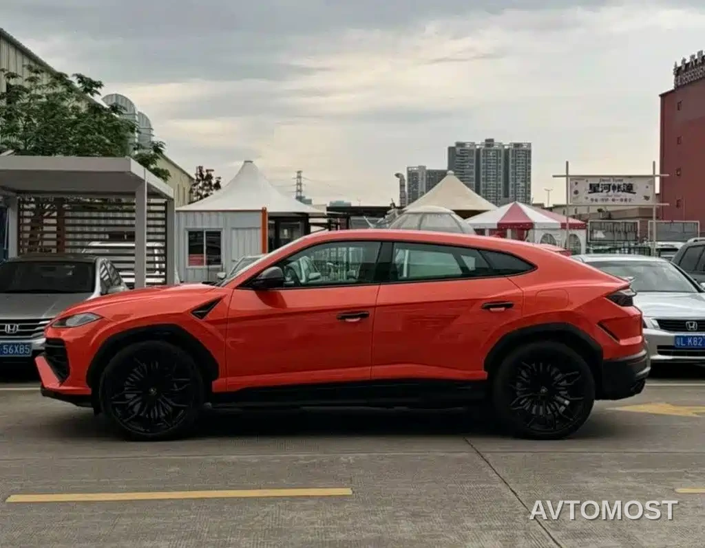 Lamborghini Urus SE 2025 4.0T Standard Edition — фото 2