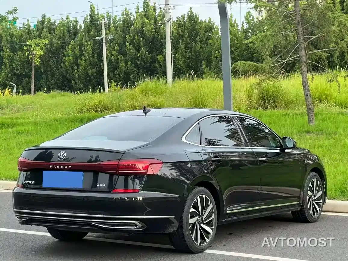 Volkswagen Passat 2022 330TSI Elite Edition — фото 9