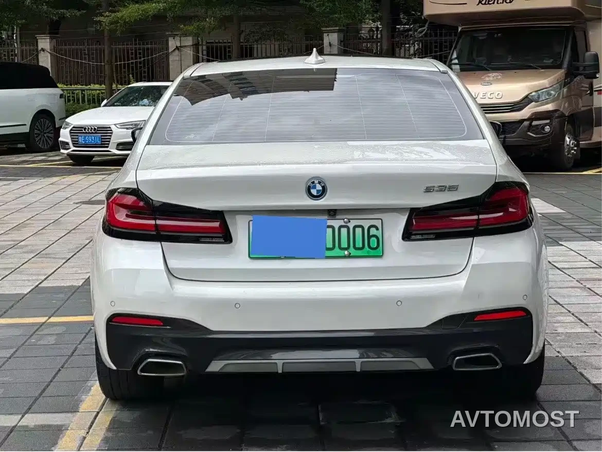 BMW 5 Series New Energy 2022 535Le M Sport Package — фото 4