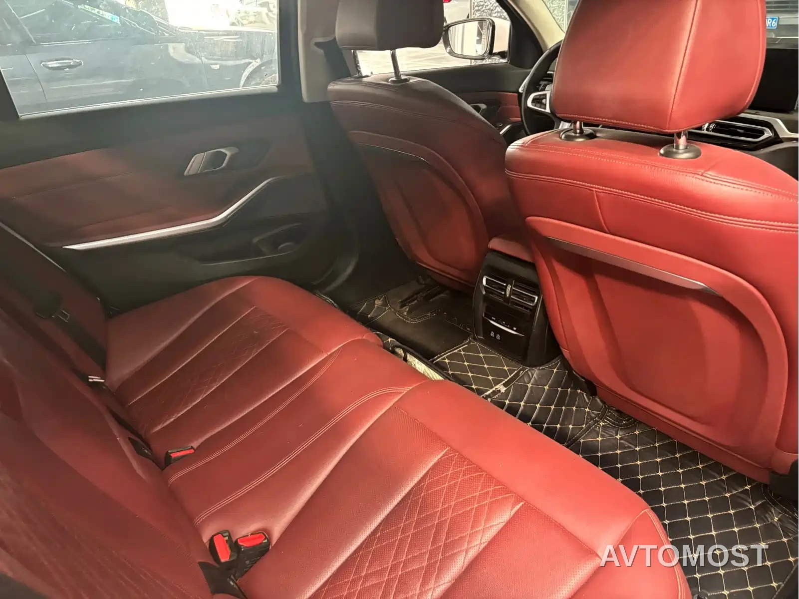BMW 3 Series 2024 325Li M Sport Package — фото 12