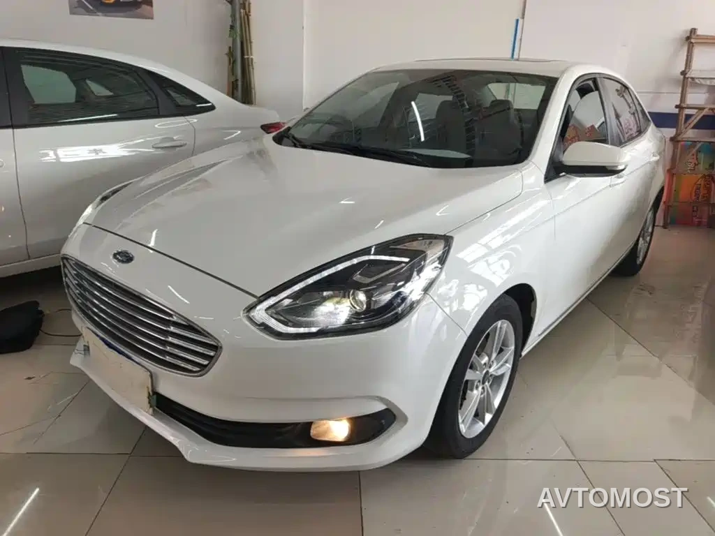 Ford Escort 2019 Facelift 1.5L Auto Comfort Edition China VI — фото 2