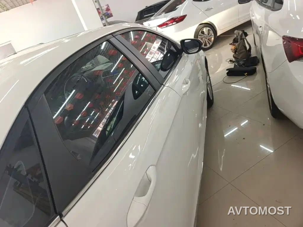 Ford Escort 2019 Facelift 1.5L Auto Comfort Edition China VI — фото 5