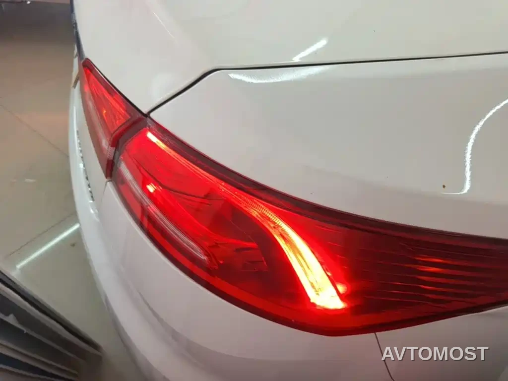 Ford Escort 2019 Facelift 1.5L Auto Comfort Edition China VI — фото 6