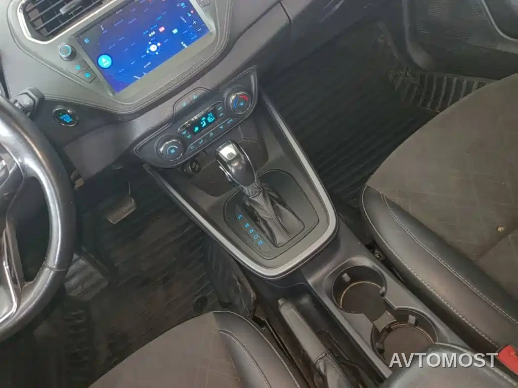 Ford Escort 2019 Facelift 1.5L Auto Comfort Edition China VI — фото 10