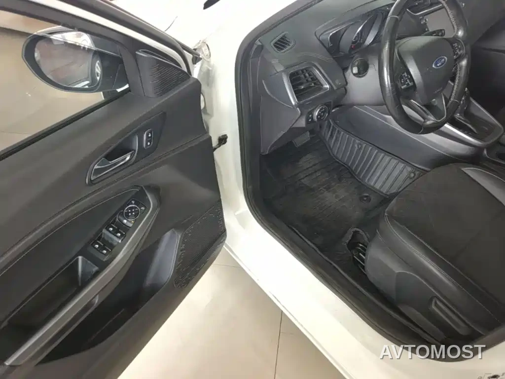 Ford Escort 2019 Facelift 1.5L Auto Comfort Edition China VI — фото 12