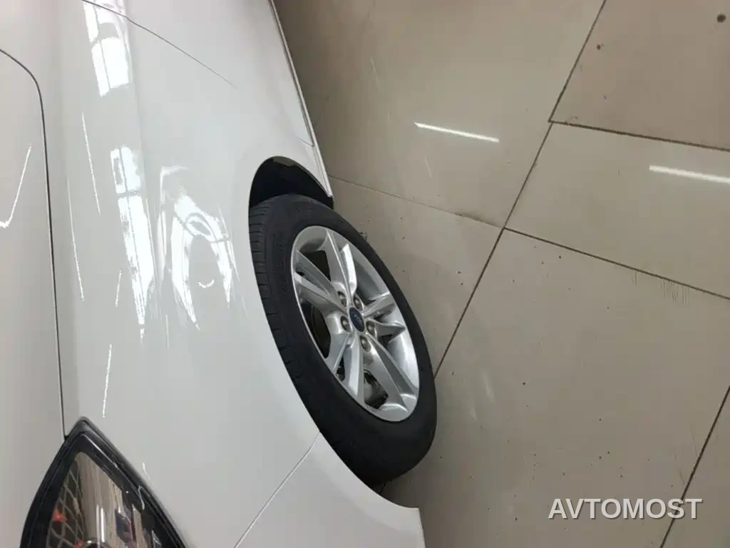Ford Escort 2019 Facelift 1.5L Auto Comfort Edition China VI — фото 19