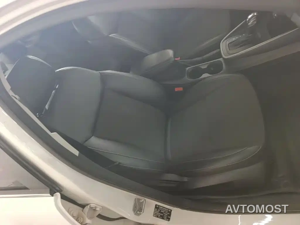 Ford Escort 2019 Facelift 1.5L Auto Comfort Edition China VI — фото 21