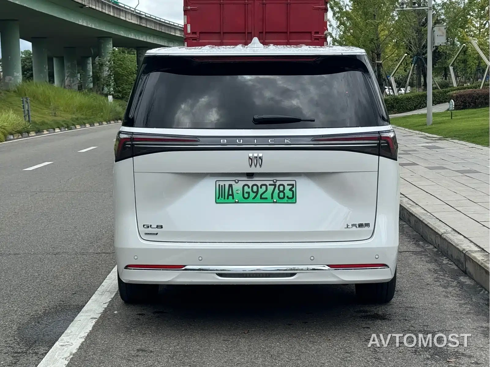 Buick GL8 New Energy 2025 Land Honor Premium Edition 7-Seater — фото 4