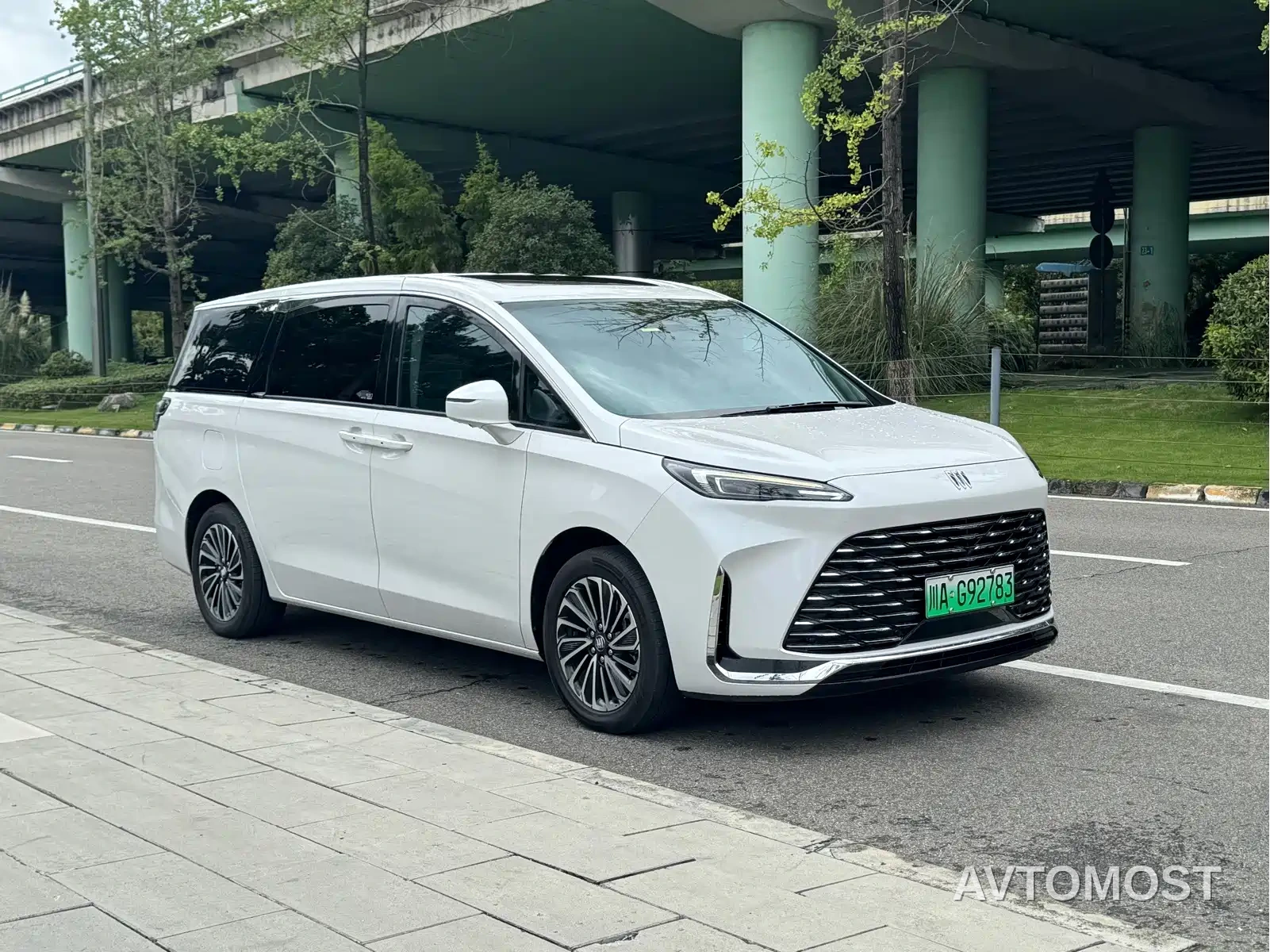 Buick GL8 New Energy 2025 Land Honor Premium Edition 7-Seater — фото 7