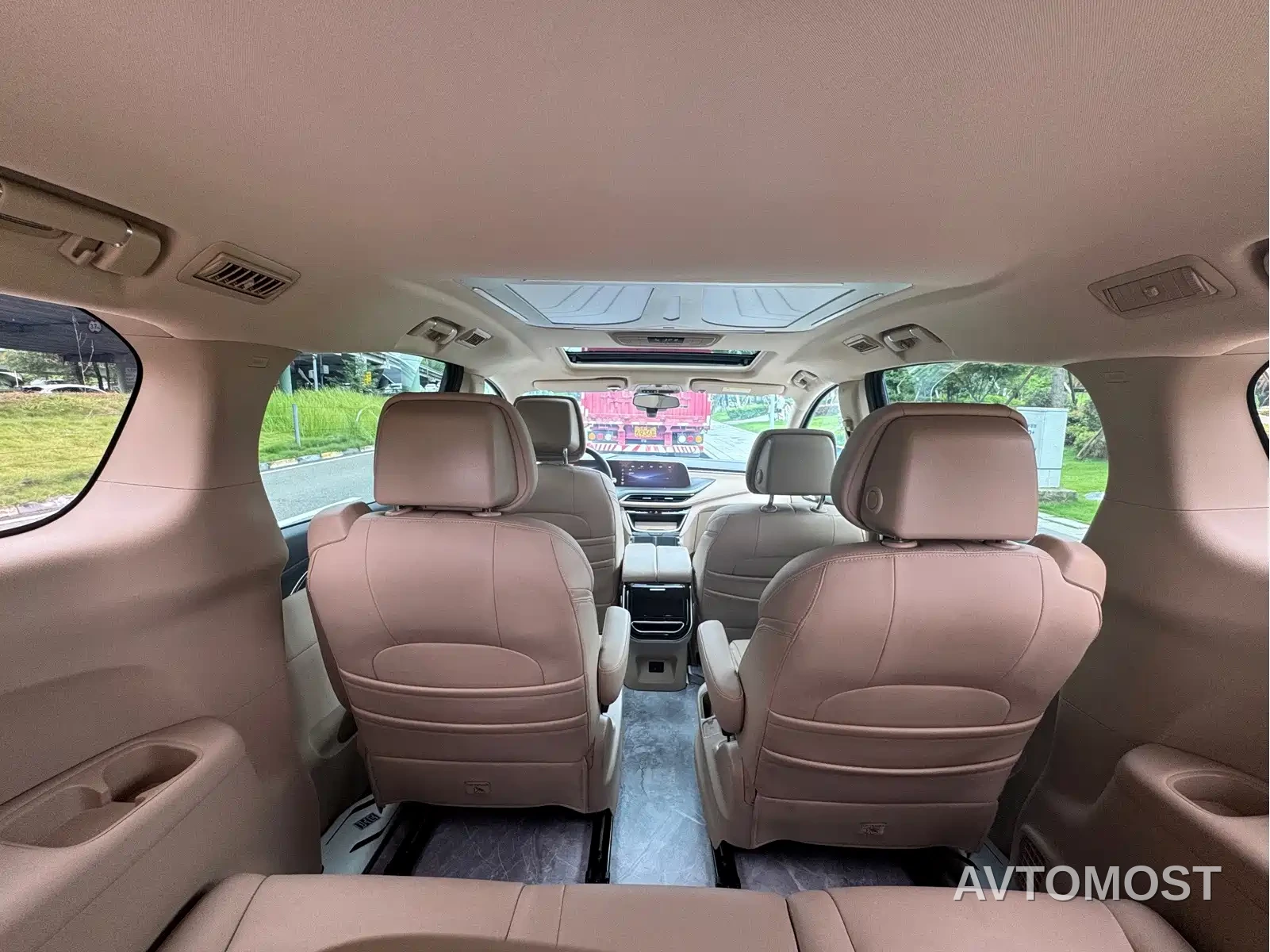 Buick GL8 New Energy 2025 Land Honor Premium Edition 7-Seater — фото 10