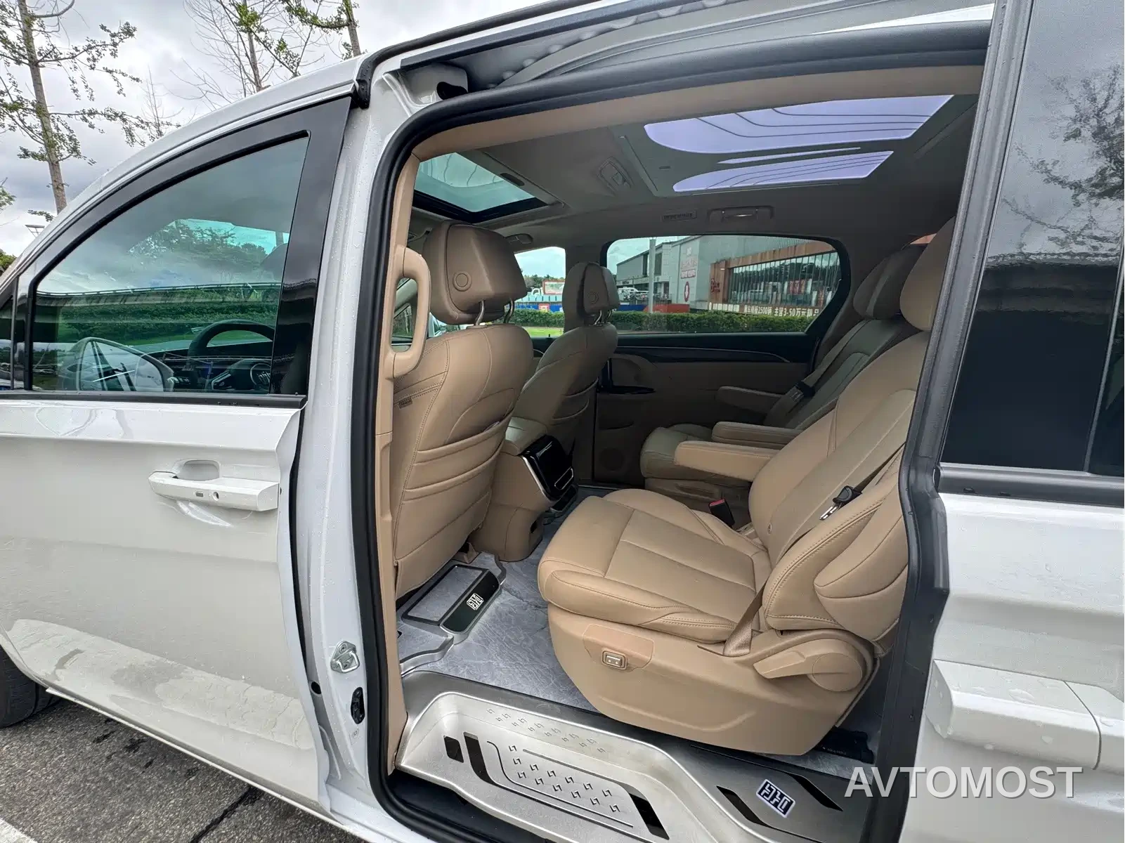 Buick GL8 New Energy 2025 Land Honor Premium Edition 7-Seater — фото 16