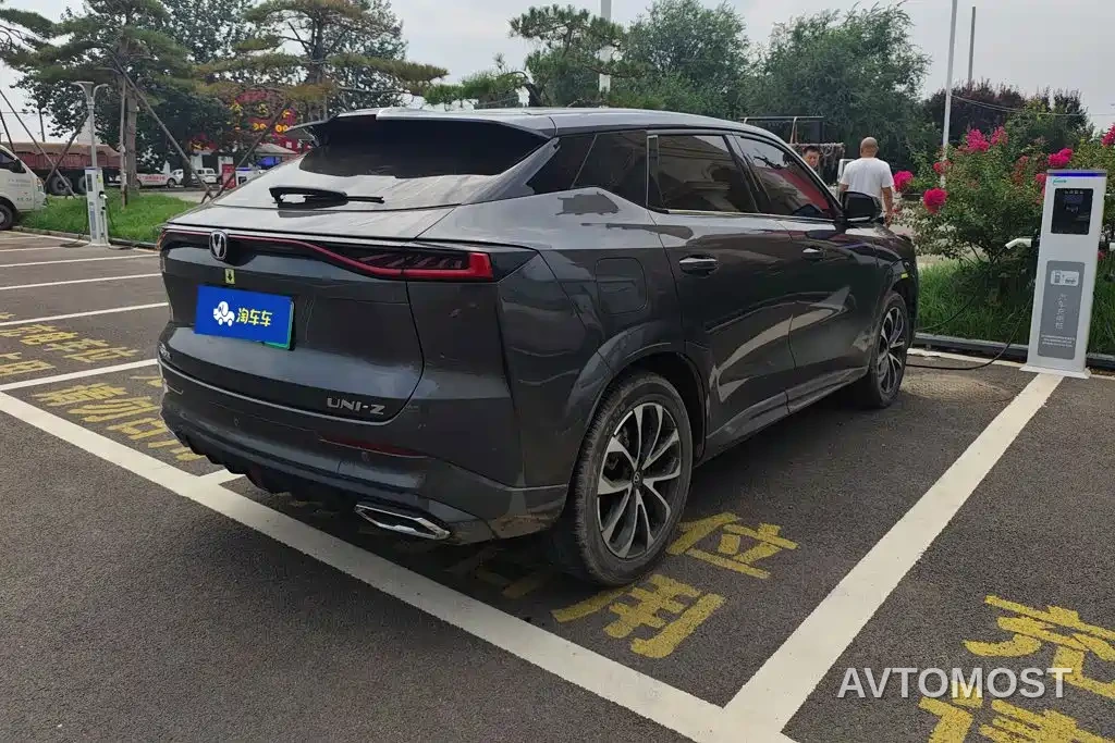 Changan UNI-Z New Energy 2024 Blue Whale iDD 125km Surpassing Edition — фото 3