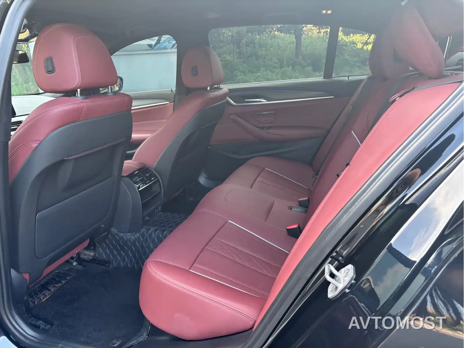 BMW 5 Series 2023 530Li Leading Luxury Package — фото 14