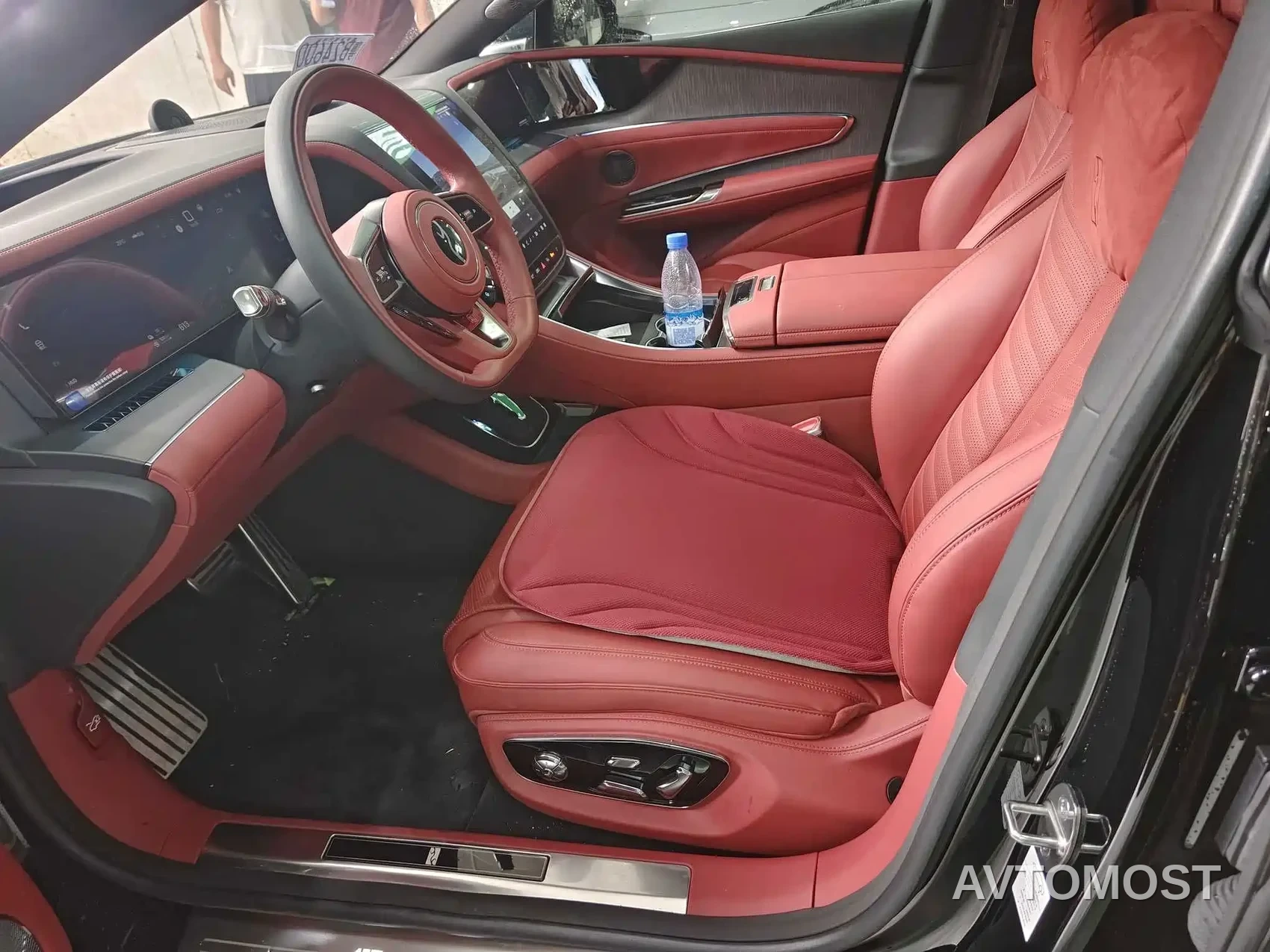 Yangwang U7 2025 Model PHEV 5-Seat Luxury — фото 5
