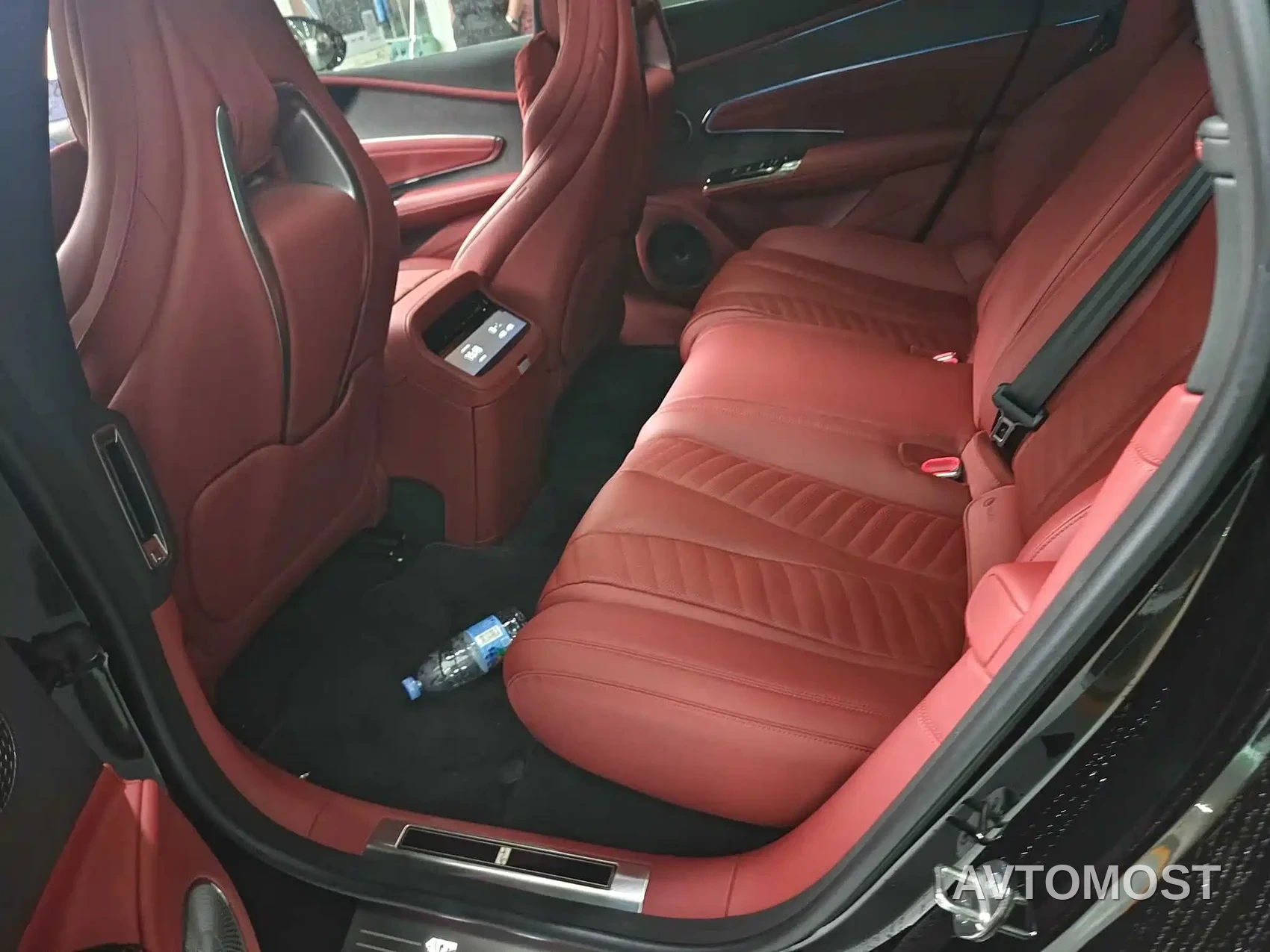 Yangwang U7 2025 Model PHEV 5-Seat Luxury — фото 6