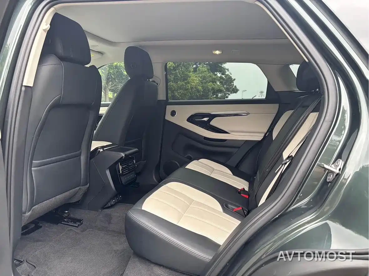 Land Rover Range Rover Evoque 2023 Range Rover Evoque L 249PS Luxury Edition — фото 10