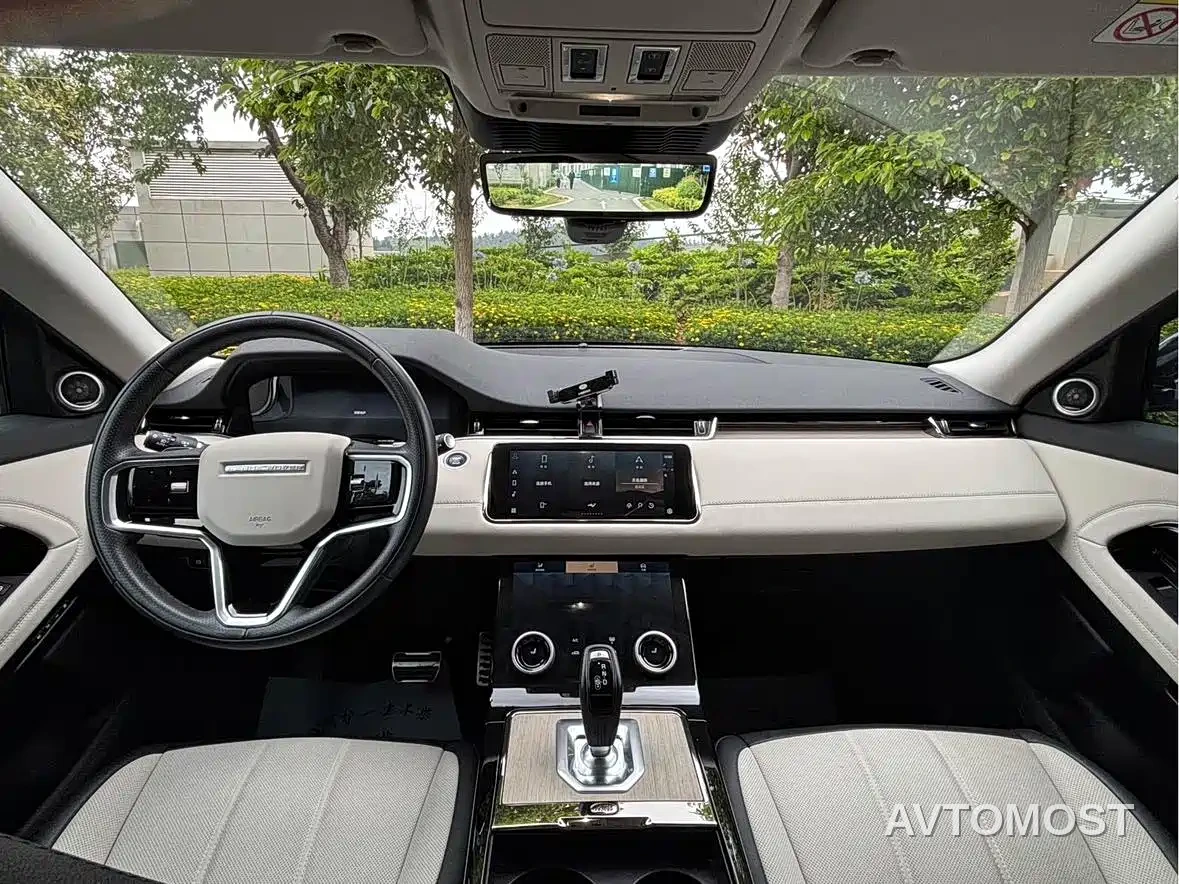 Land Rover Range Rover Evoque 2023 Range Rover Evoque L 249PS Luxury Edition — фото 11