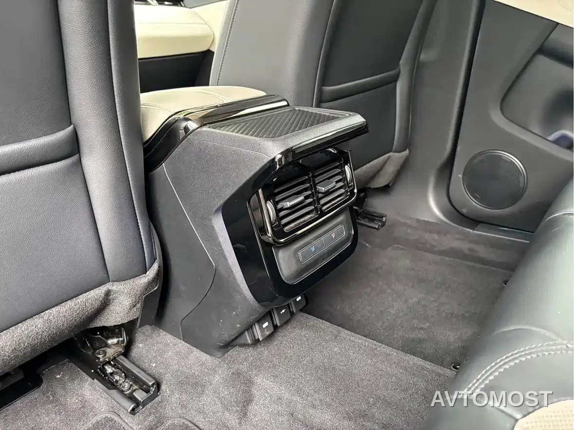 Land Rover Range Rover Evoque 2023 Range Rover Evoque L 249PS Luxury Edition — фото 16