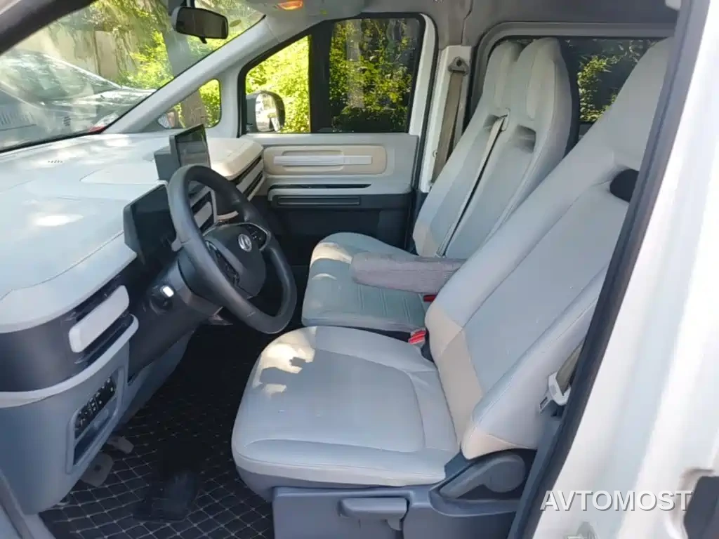 SAIC Maxus Dana V1 2024 V1 Long Wheelbase High Roof Multi-Purpose (62kWh) — фото 15