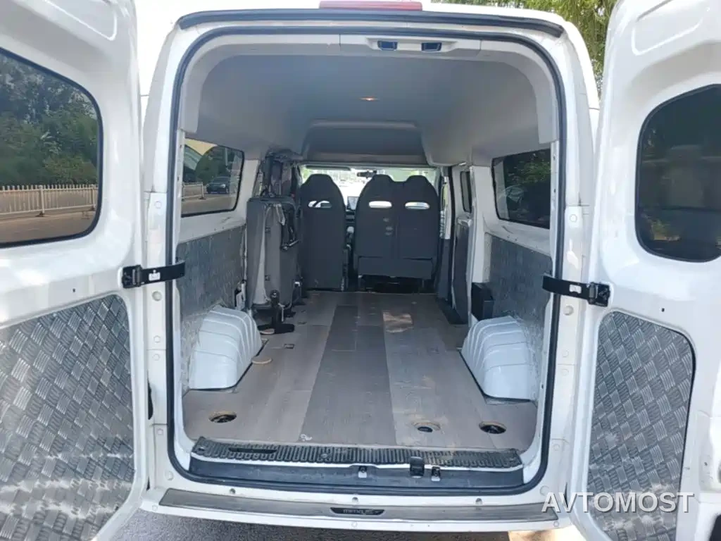 SAIC Maxus Dana V1 2024 V1 Long Wheelbase High Roof Multi-Purpose (62kWh) — фото 19